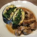 Yokchina's cooksnap of when they made 炒り卵とほうれん草バター醤油◆おにぎらず.