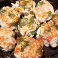 maki_n's cooksnap of when they made 大葉と豚こまの握り焼き.