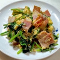 ♪ゆかたん♡'s cooksnap of when they made ほうれん草とベーコンの玉子炒め♡.
