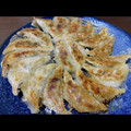 meruko61's cooksnap of when they made 特売の生餃子を羽付きで簡単に焼く方法！.