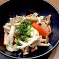 ばたみそーぱん☆'s cooksnap of when they made 簡単に後一品しめじとカニカマのポン酢和え.