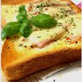 koiko亭's cooksnap of when they made かんたんハムチーズトースト.