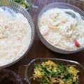 虹色にこり沖縄's cooksnap of when they made 素麺の付け合わせに。炒り卵豆苗炒め！.