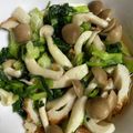 カロリナ★'s cooksnap of when they made レンジで！小松菜・しめじ・竹輪の煮浸し♪.
