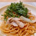 Usako8787's cooksnap of when they made 豚バラのバター醤油パスタ～大葉乗せ～.