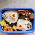 ☆7thBlues☆'s cooksnap of when they made 水族館遠足＊簡単サメおにぎりのキャラ弁！.