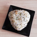 アクセル☆'s cooksnap of when they made 塩さばと青海苔のおにぎり.