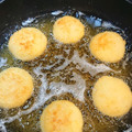 えりーままちゃん's cooksnap of when they made 簡単！絶品もちもちチーズ　【いももち】.