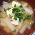 わたるんママ's cooksnap of when they made もやしと玉ねぎと大根と豆腐のお味噌汁.