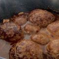 47Asty's cooksnap of when they made 時短、簡単煮込みハンバーグ.
