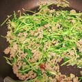 ♪ＦａＦａ♪'s cooksnap of when they made 豆苗と豚ミンチの豆板醤炒め.
