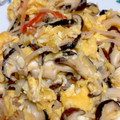 ちょこぼえ☆'s cooksnap of when they made 簡単節約 カニカマのかに玉風炒め.