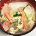 やえまりも's cooksnap of when they made 残ったワンタンの皮でスープを.