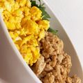 mii♡a's cooksnap of when they made 鶏そぼろとスクランブルエッグの親子丼.