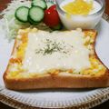 YCHキッチン's cooksnap of when they made 鮭フレーク＆卵＆チーズのせトースト✿.