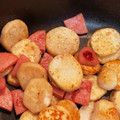 ☆ドキンちゃん☆”'s cooksnap of when they made じゃ〜ぱんぽてと 里芋ソーセージの炒焼.