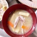 chisa−ri's cooksnap of when they made はまちのアラの味噌汁.