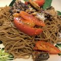 ♪でこ♪'s cooksnap of when they made お店の味♡鯖缶とトマトのオイルパスタ.