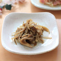 runa10's cooksnap of when they made 舞茸とゴボウのきんぴら.