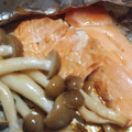 クックCLG3JV☆'s cooksnap of when they made 簡単！鮭ときのこのホイル焼き.