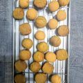 みみ母's cooksnap of when they made 家にあるもの サクホロきな粉スノーボール.