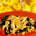 t0mt0mt0m's cooksnap of when they made タモギタケとワカメのワイン醤油焼き.