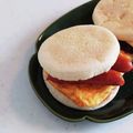 さぁさ52's cooksnap of when they made 朝食♪丸ごとウインナーと卵のサンドイッチ.