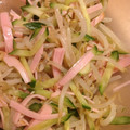まつ☆ちえ's cooksnap of when they made レンジで☆もやしときゅうりとハムのナムル.