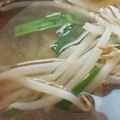 あゆたっくん's cooksnap of when they made モヤシとニラの味噌汁.