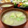 Superlittleboo's cooksnap of when they made ズッキーニ・新玉ねぎ・油揚げの味噌汁.