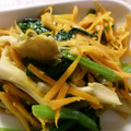 maruru-nn's cooksnap of when they made ほうれん草とまいたけのニンニクバター炒め.