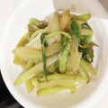 nikkijamie's cooksnap of when they made 最速のオイスターソースのセロリ炒め.
