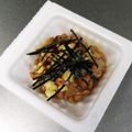 あたりめっこ's cooksnap of when they made 納豆にラー油&天かす&刻み海苔♪.