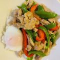 Kemico’s's cooksnap of when they made 免疫力アップ！青椒肉絲風 温玉のせ丼.