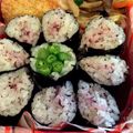 ゆっちゅっちゅ's cooksnap of when they made お弁当に使える　超簡単花型飾りノリ巻.
