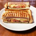 momナナ's cooksnap of when they made ホットサンド トマト ハム 玉子 チーズ.