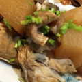 わたるんママ's cooksnap of when they made 絶品！！かんぱちのあらと大根の煮物.