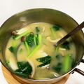 やっちょこ's cooksnap of when they made 小松菜と里芋のお味噌汁.