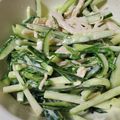 ぱにぱる's cooksnap of when they made きゅうりと蒸し鶏の胡麻ドレ大葉サラダ.