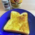 ☆mocha's cooksnap of when they made ズボラな私のカレーと黒胡椒のトースト.
