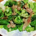 55才のおじさん's cooksnap of when they made ブロッコリーとベーコンのシーザーサラダ.