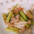 クックS5N2AF☆'s cooksnap of when they made アスパラときのこのガリバター炒め.