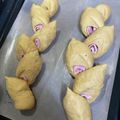 mintonto's cooksnap of when they made ふすまパンミックスでハード系ベーコンエピ.