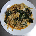 くんあーちゃんママ's cooksnap of when they made オカワカメともやしのピリ辛炒め.