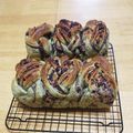 シキ☆彡's cooksnap of when they made あん食パンHB粒あんよもぎ三つ編みパン.