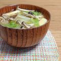 Yukiまむ's cooksnap of when they made 白菜ときのこと油あげのみそ汁.