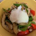 クックJWLD9G☆'s cooksnap of when they made 免疫力アップ！青椒肉絲風 温玉のせ丼.