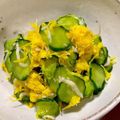 みっきいえっぐ's cooksnap of when they made 食用菊ときゅうりとじゃこの酢の物.
