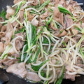 kuruchaaan's cooksnap of when they made 豚コマと水菜ともやしのニンニク醤油炒め.