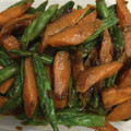 LinLinkBu's cooksnap of when they made いんげんと人参で☆オイスターカレー炒め.